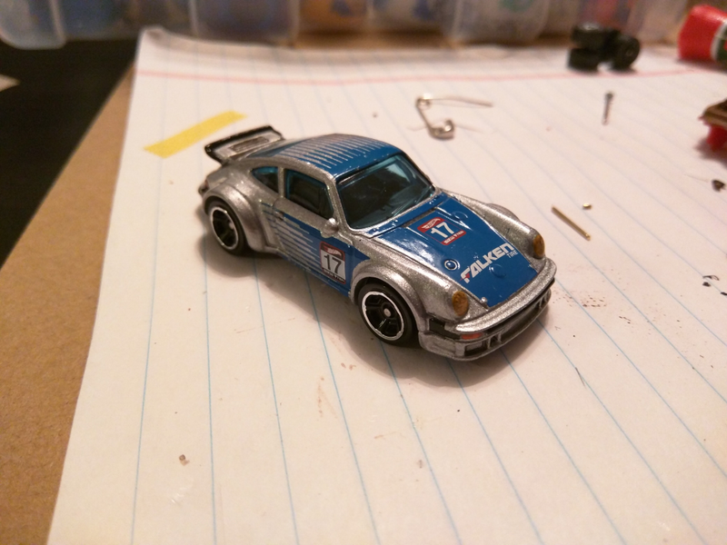 Illustration for article titled Friday Corrections: Falken Porsche 934 Turbo RSR